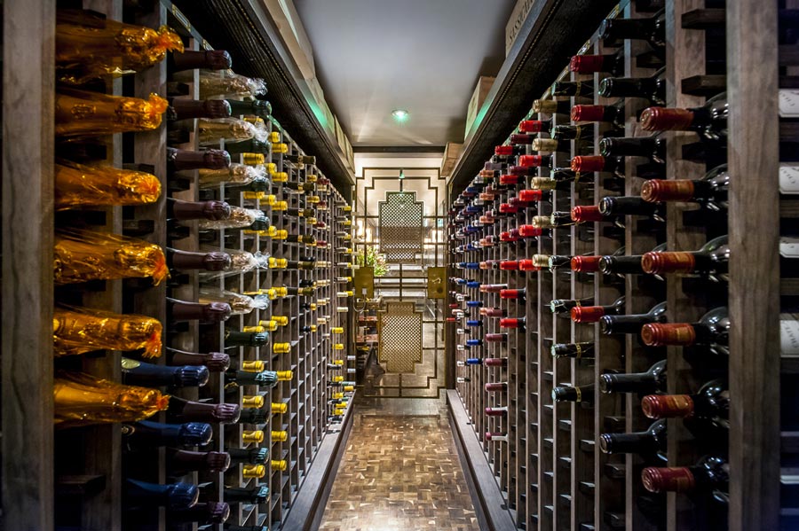 BESPOKE HIGH END WINE, PURCHASED, STORED, DELIVERED, EVEN BY THE GLASS...
