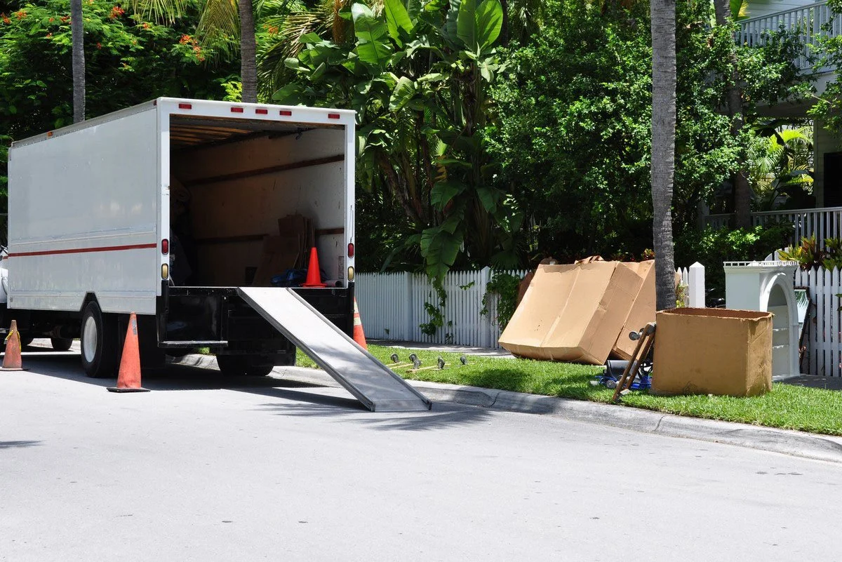 4 Reasons to Rent a Truck for Your Big Move