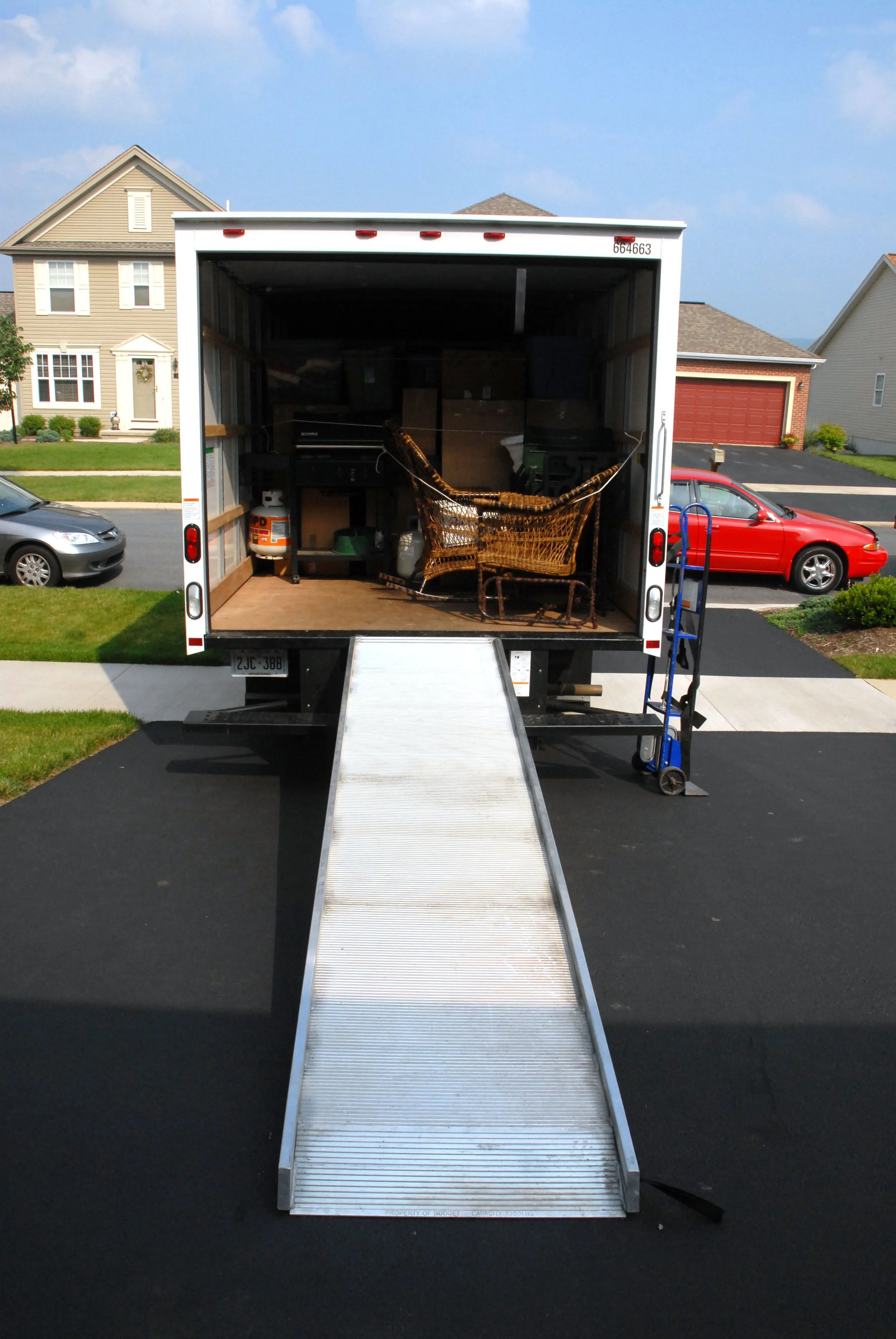 When to Consider a Truck Rental for a Short-Distance Move