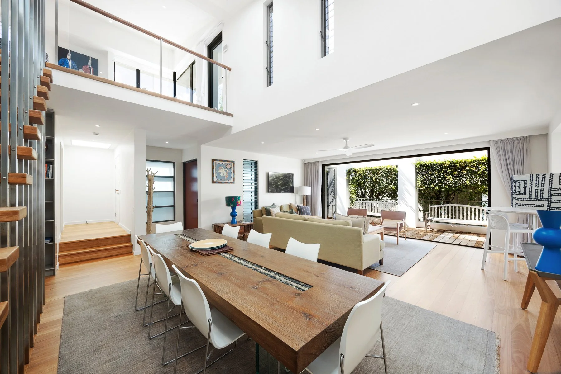 26 Seaview 20 LR.jpg