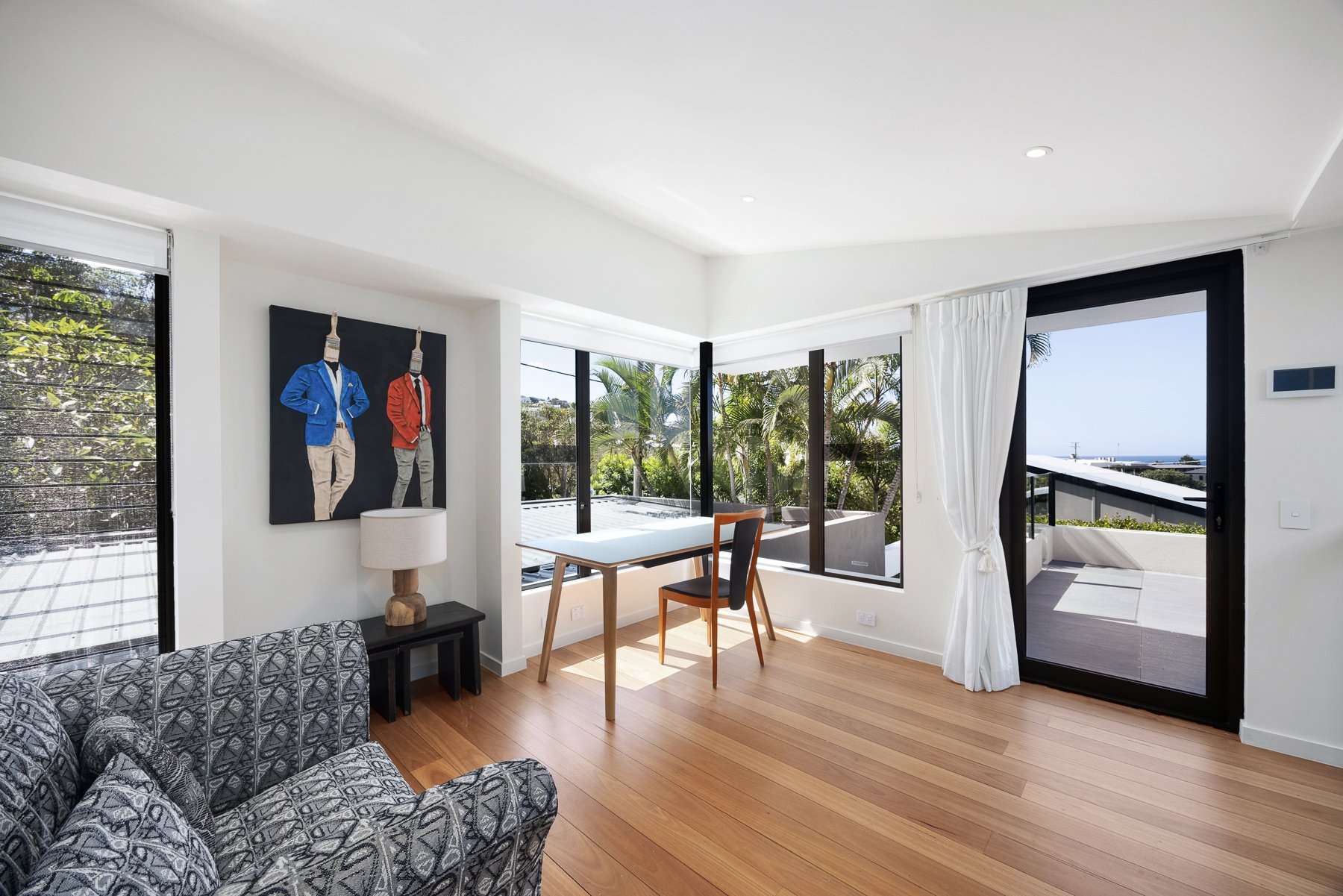 26 Seaview 24 LR.jpg