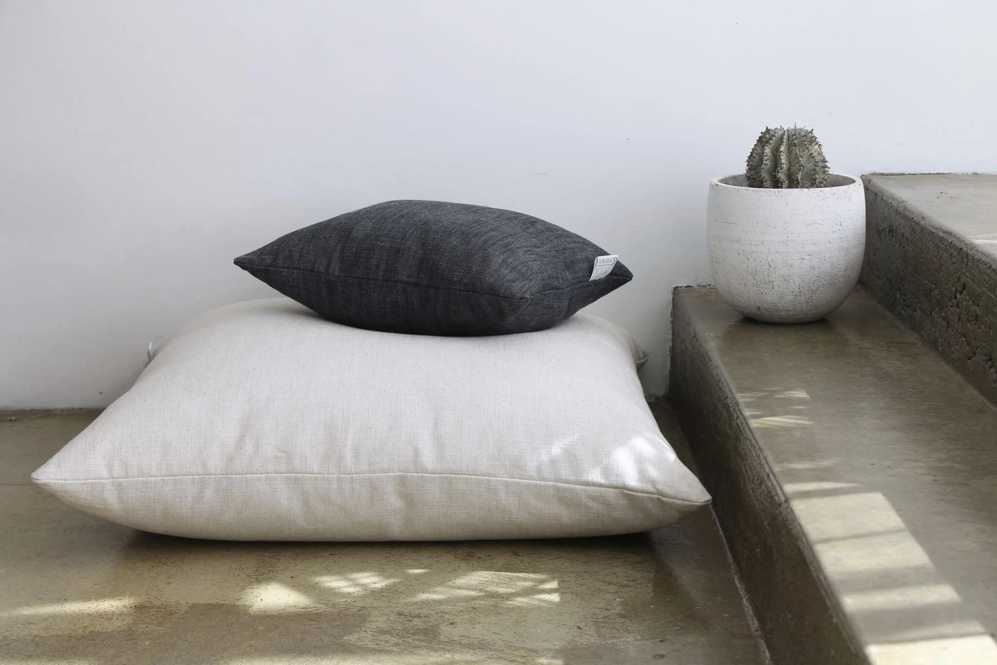 LIGHT_BIG_FLOOR_CUSHION_1024x1024@2x.jpg