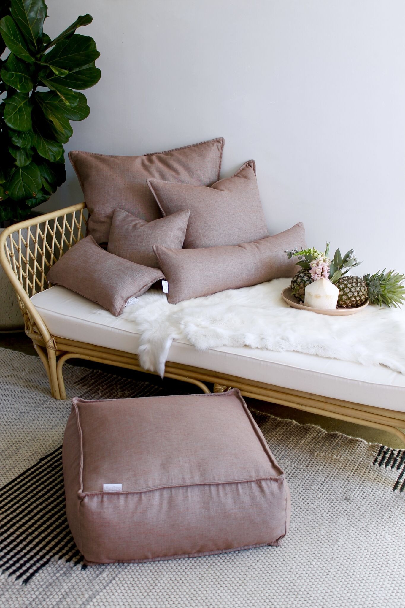 HUSKKY_COLLECTIVE_COLLECTIVE_IMAGE_OVERHEAD_1024x1024@2x.jpg