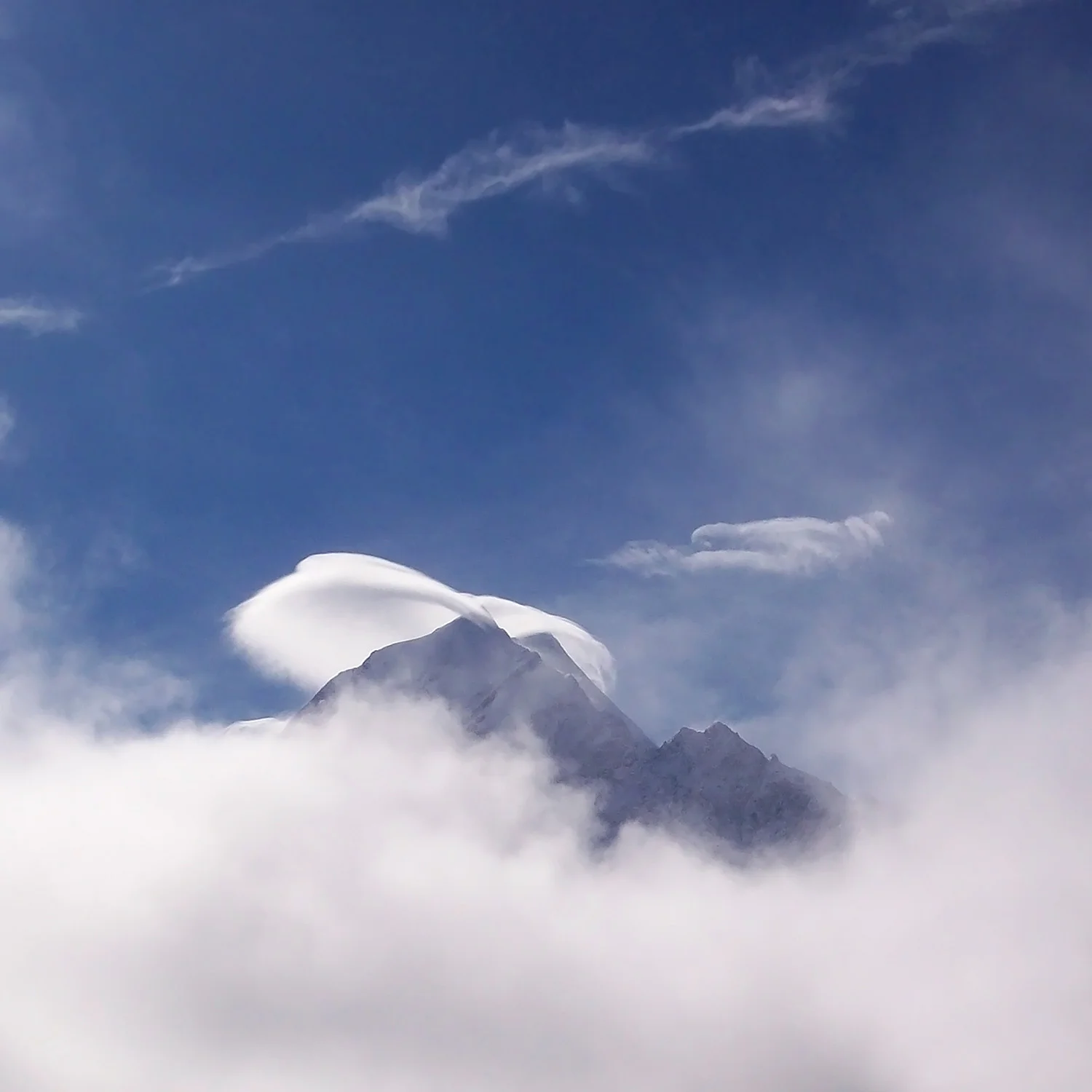 Lenticular Cloud copy.jpg