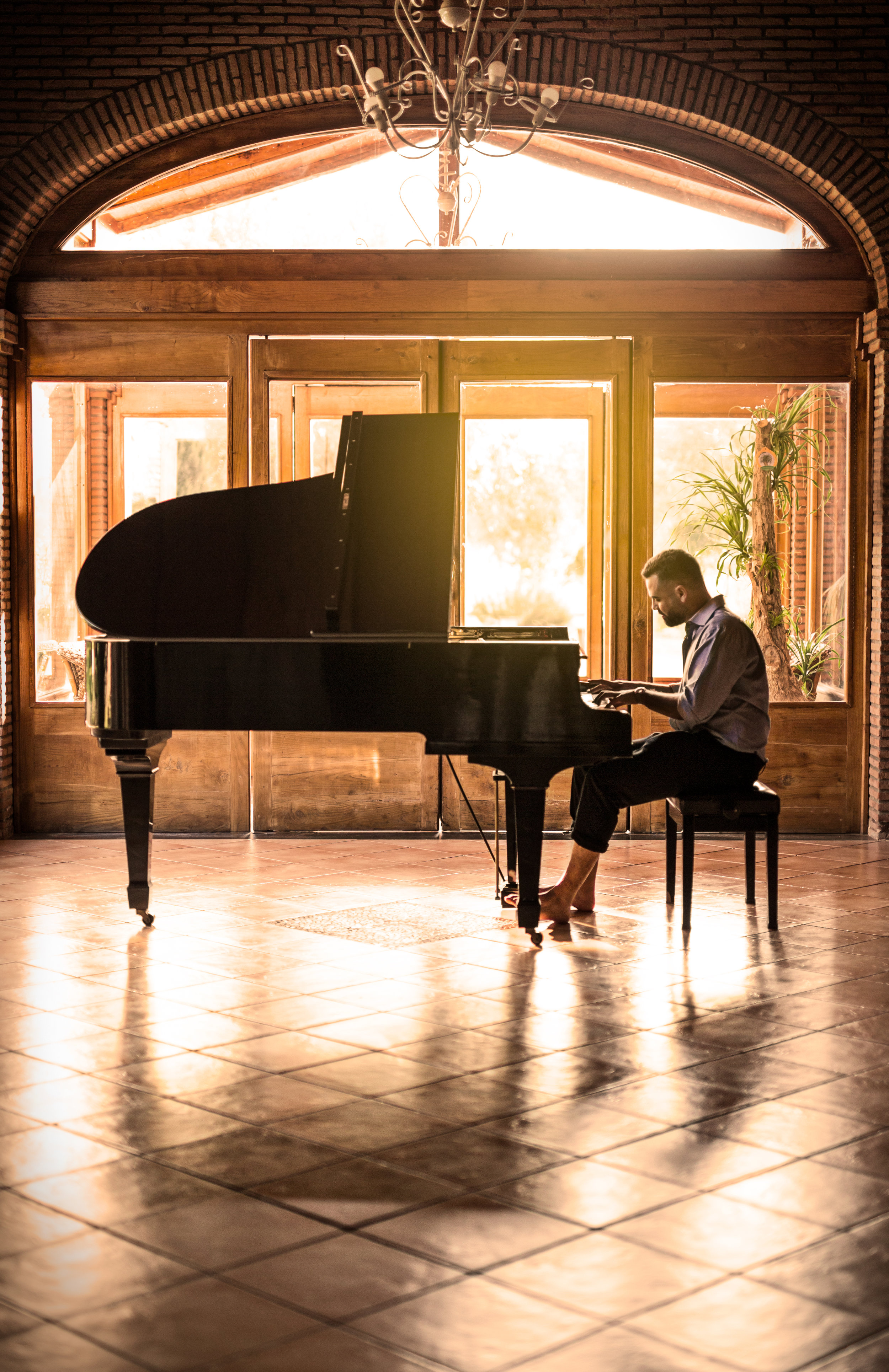 Welcoming Italian pianist and composer Manuel Zito to MemoRec