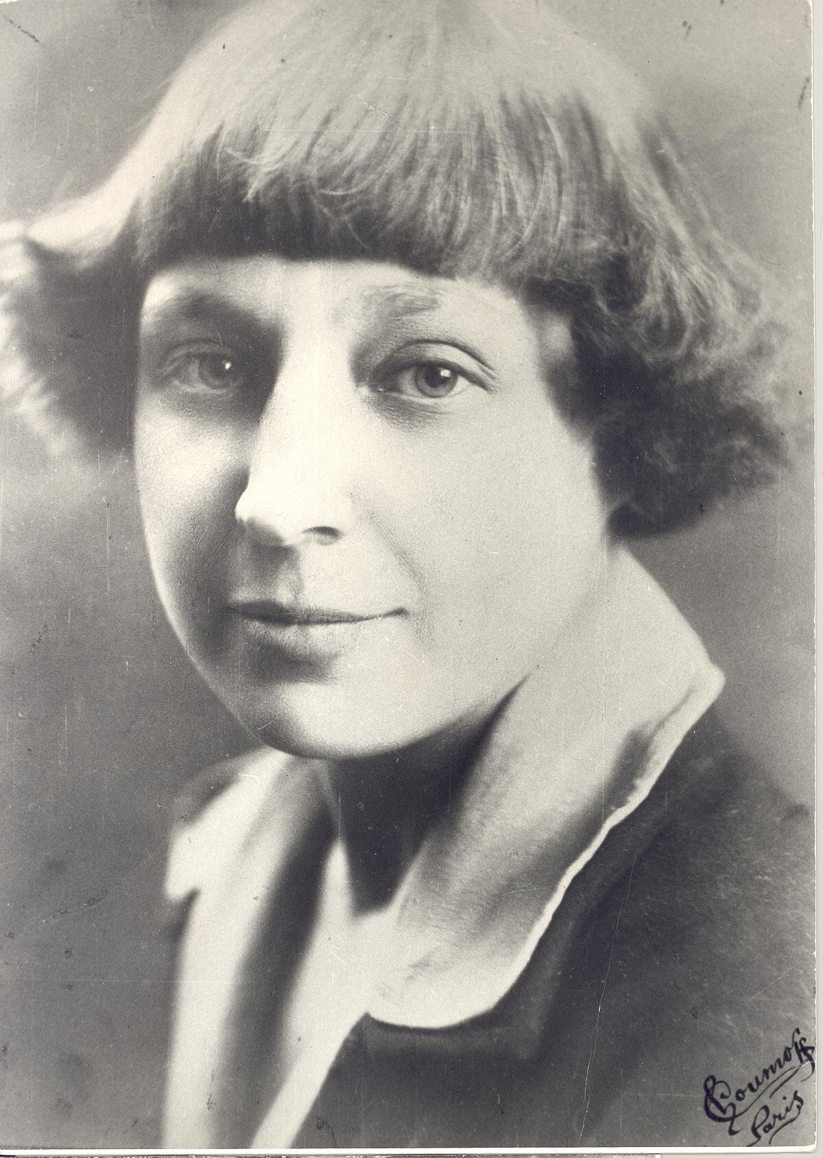 1200px-Tsvetaeva.jpg