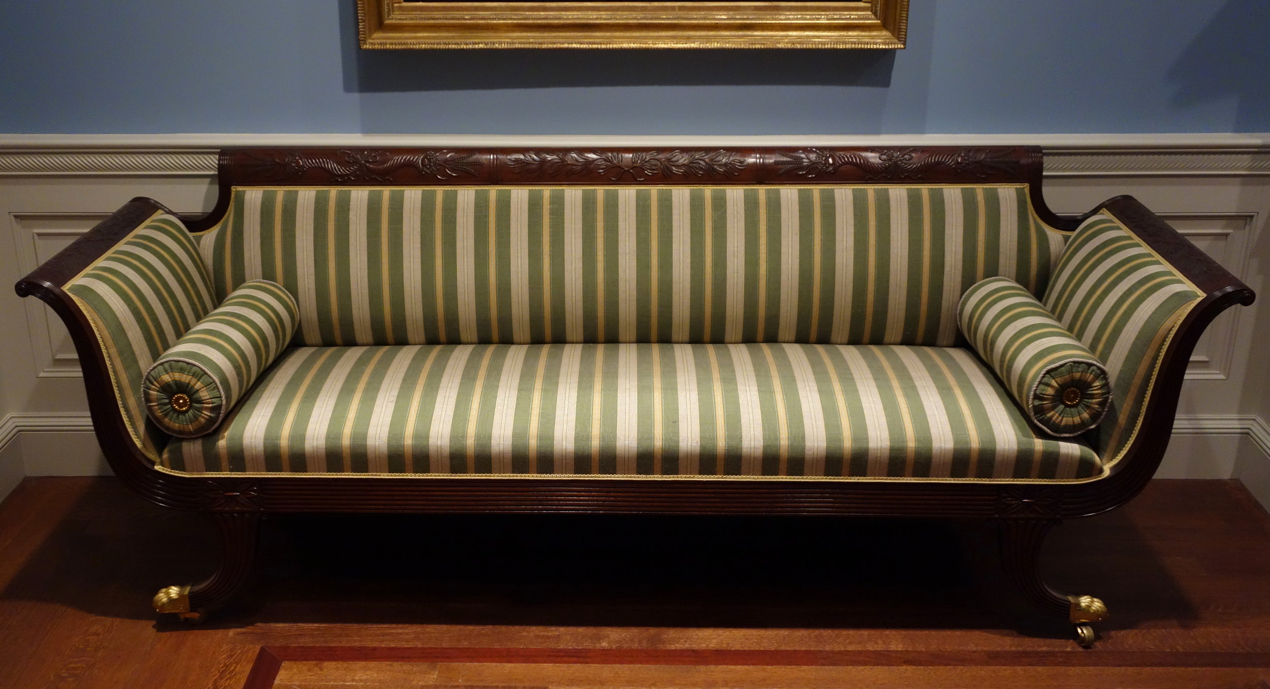 Sofa,_attributed_to_Duncan_Phyfe_shop,_New_York,_1810-1815,_mahogany,_cherry,_pine,_gilt_brass,_modern_upholstery_-_Cincinnati_Art_Museum_-_DSC04583.jpg