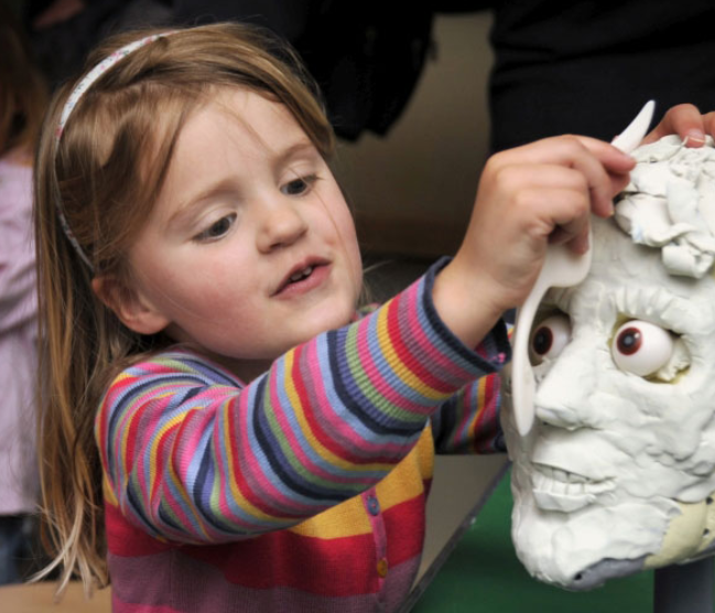 BRONZE AGE DETECTIVES