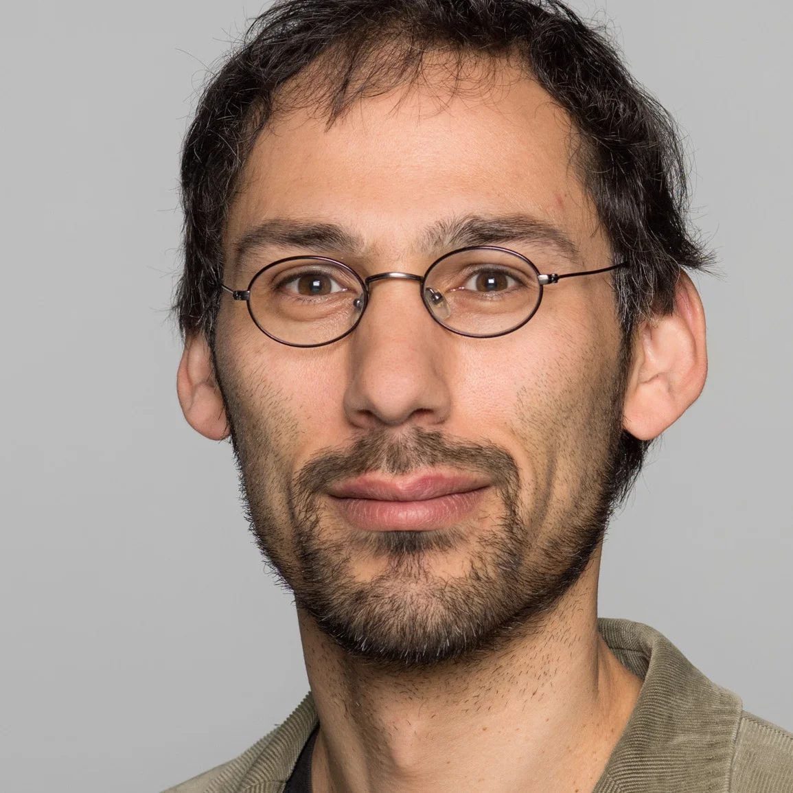 Dr. Kiron Patka Wissenschaftlicher Mitarbeiter am Lehrstuhl von Prof. Dr. Tanja Thomas, Uni Tübingen. Mehr…