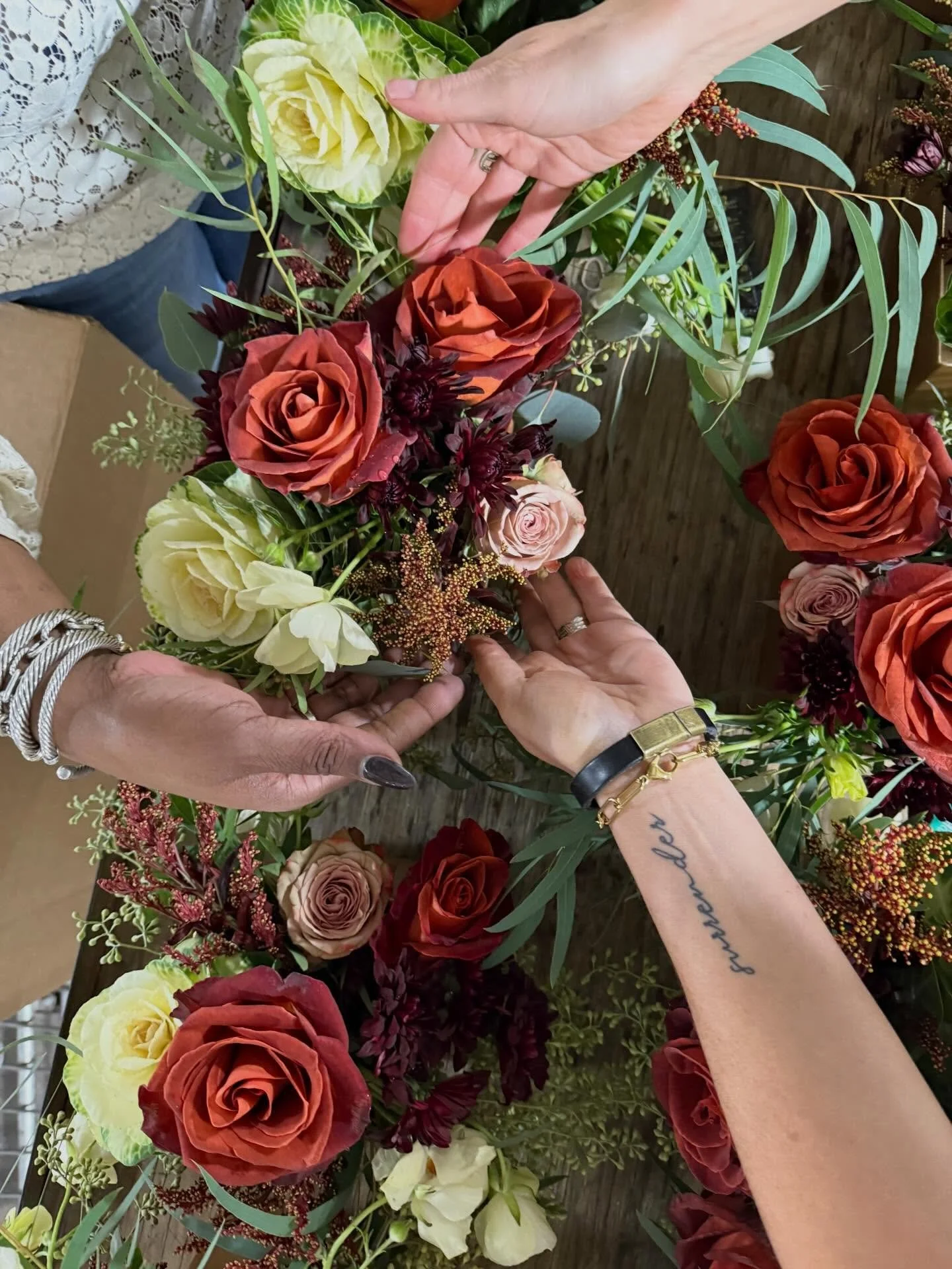 Collaboration and building client relationships is where we shine✨That shows up in all kinds of places&hellip;like sharing life stories in a wholesale floral shop in the middle of Dallas creating centerpieces. Those moments are pure magic ✨💫