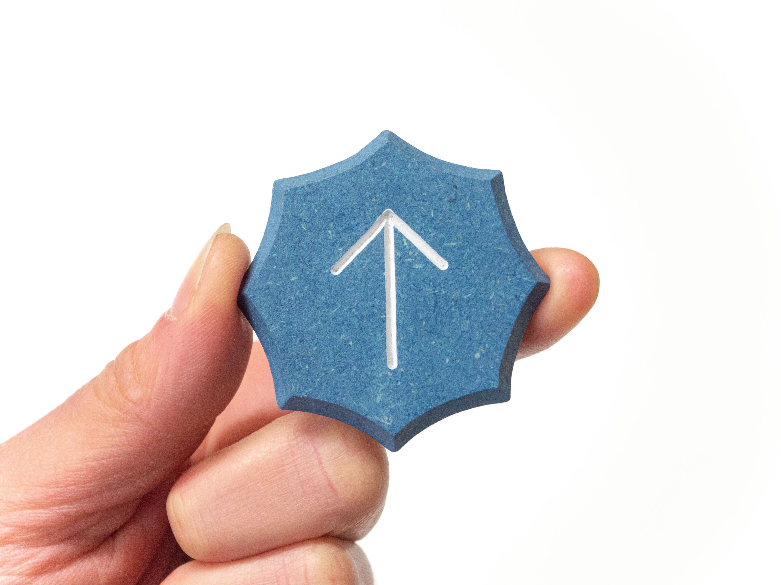 Norwegian Wood arrow flipper 8mm blue valchromat.jpeg