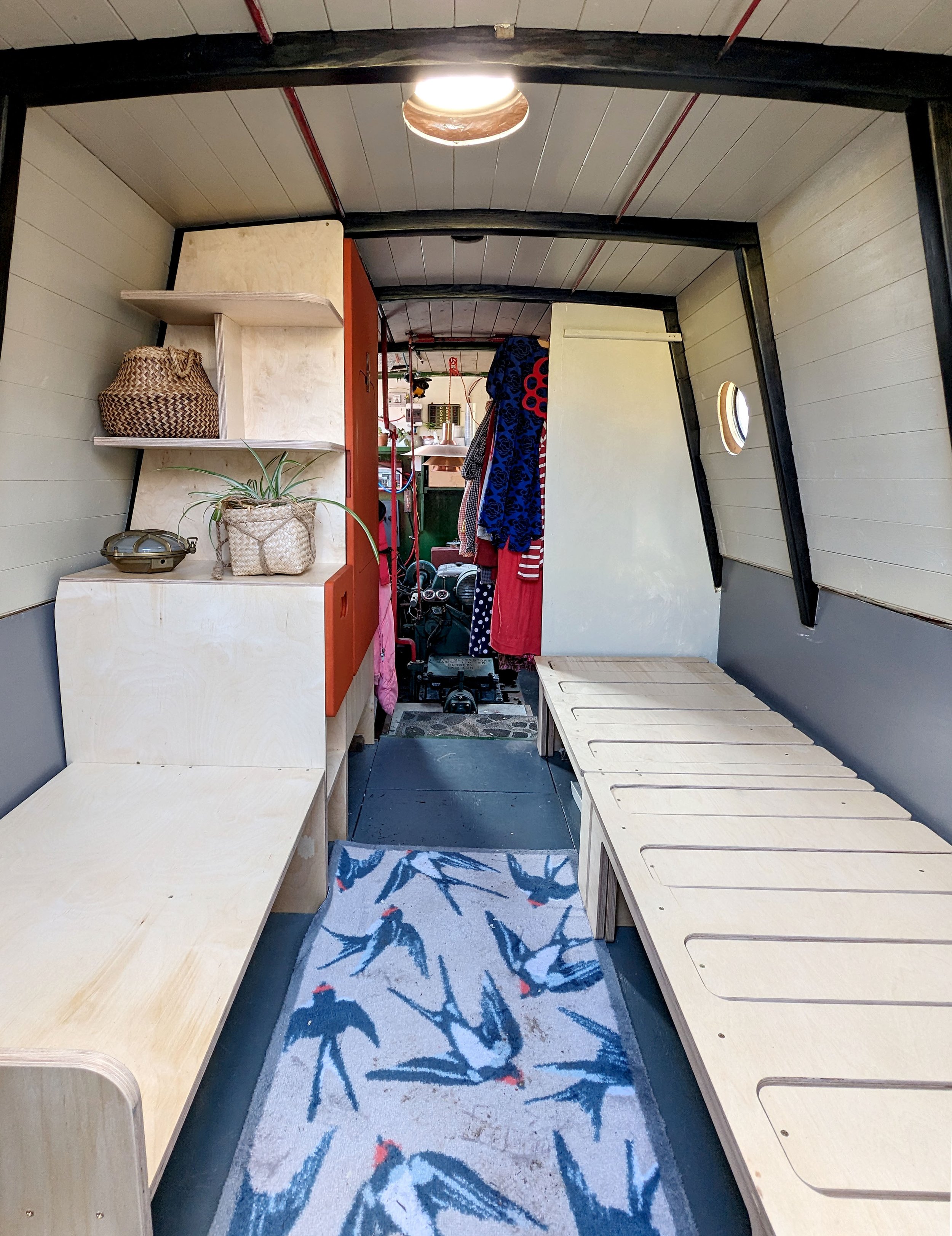 boatmans cabin narrowboat.jpg