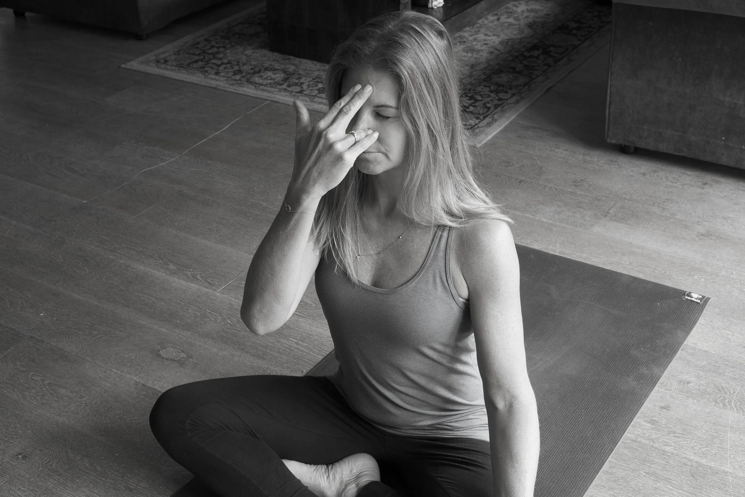 Posture and Alignment Meditation - Practice sitting with ease