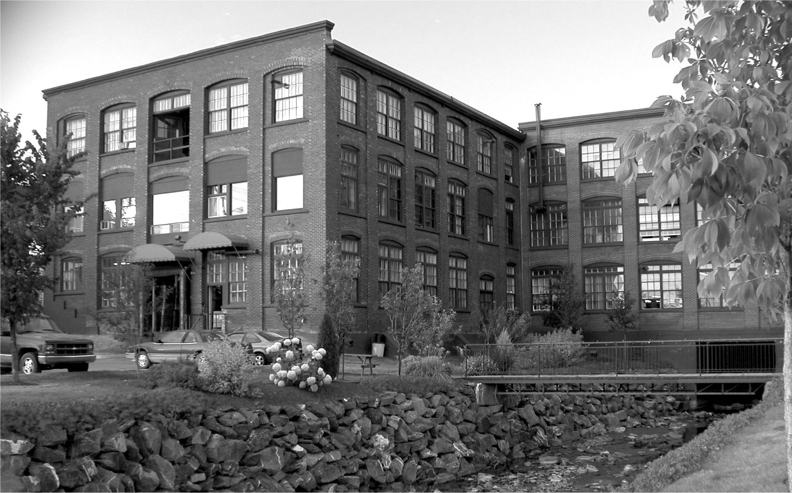 Venture-Carpets-building-1928.jpg