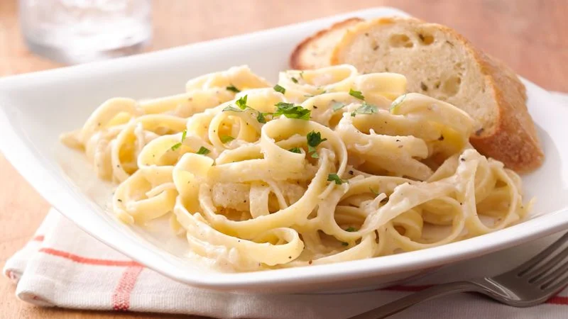 <b>FETTUCINE ALFREDO $49 / $79</b>