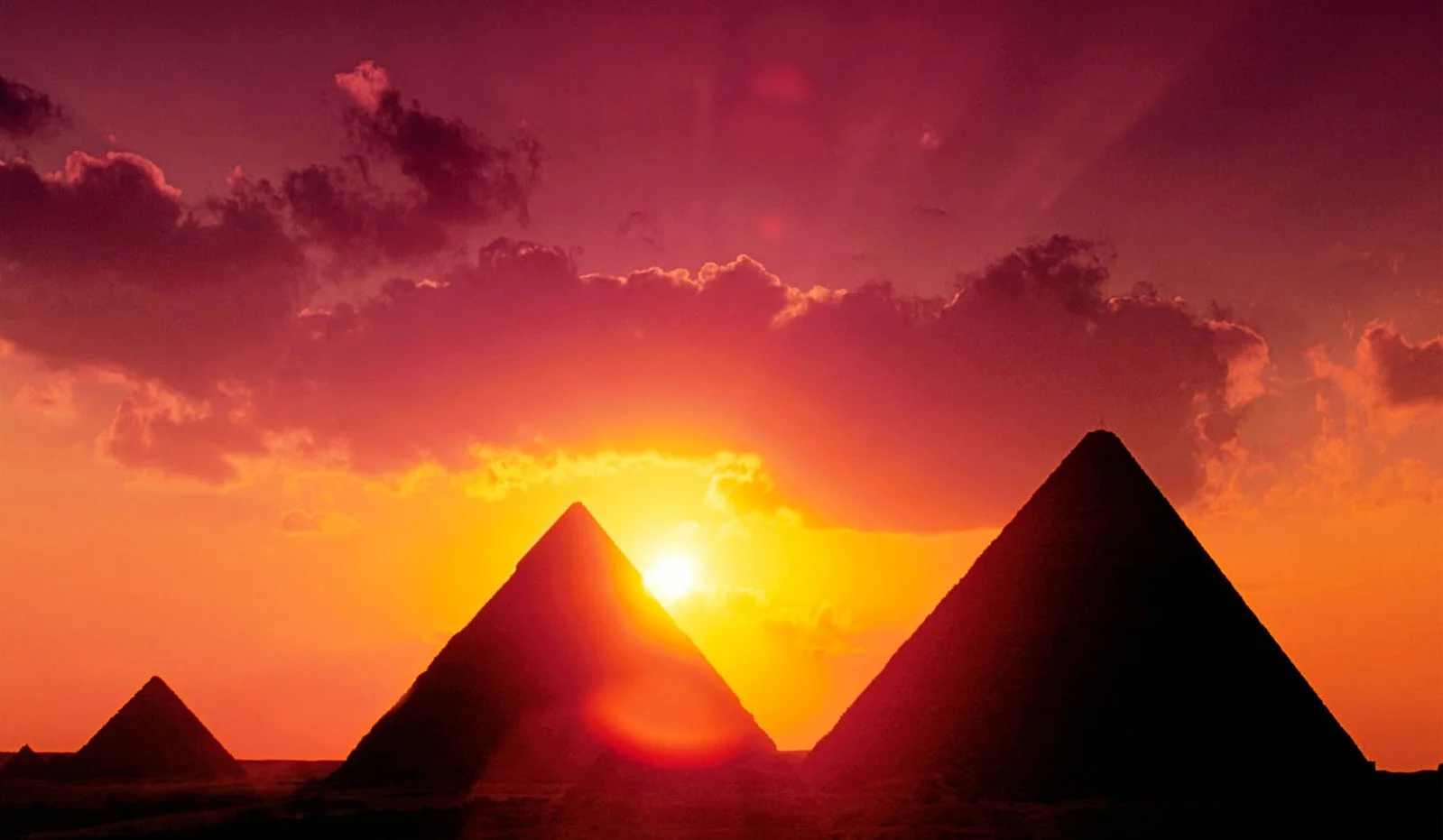 Pyramids.of.Giza.jpg