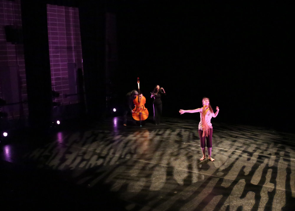  Dialogue entre, an experimental trio. Misha Penton, soprano. Brent Fariss, double bass. Music by Misha Penton and Brent Fariss. Meg Brooker, dancer and choreographer 