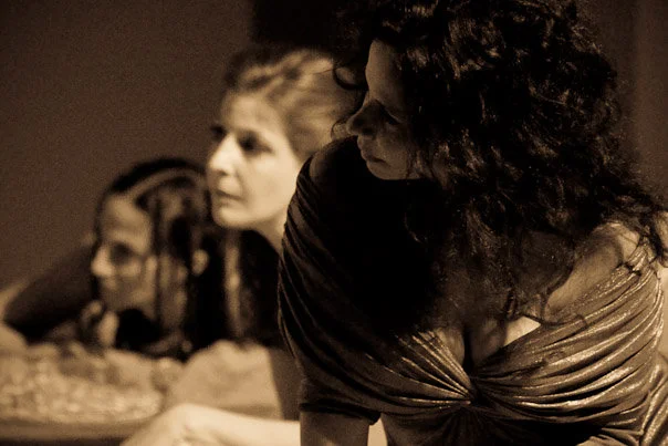 Autumn Spectre. Misha Penton, soprano, concept, director; with singers: Alison Greene, Michael Walsh, Lisa Borik. Dancer, Toni Valle. Piano, Stephen W. Jones. Photo. E. Melear.