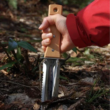nisaku hori hori knife uses.jpg