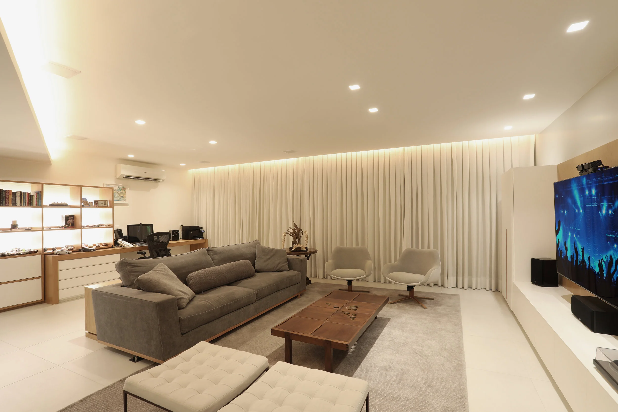 373A5012 copy.jpg