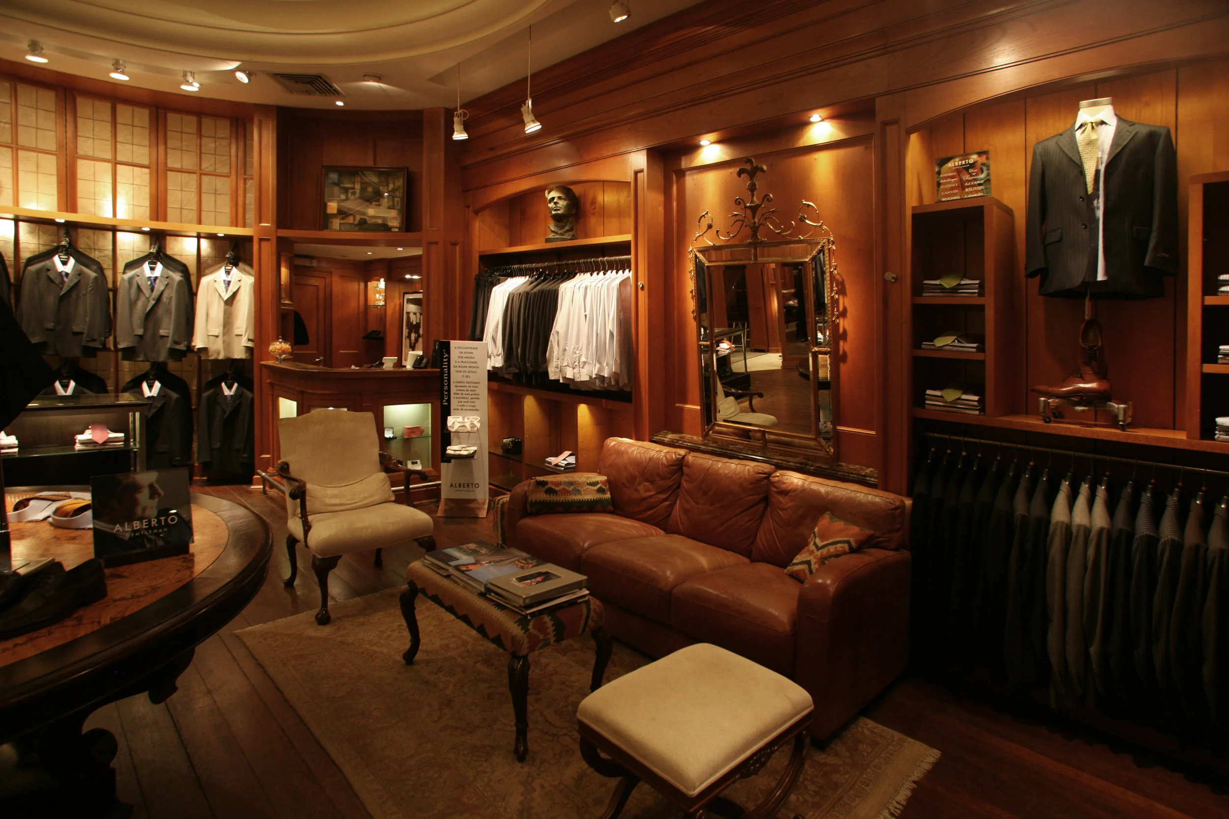 Alberto-FashionMall-Lounge.jpg
