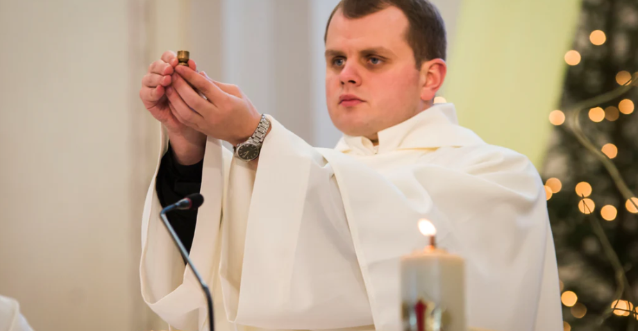 The tiny chalice that tells the story of Lithuania’s heroic priests