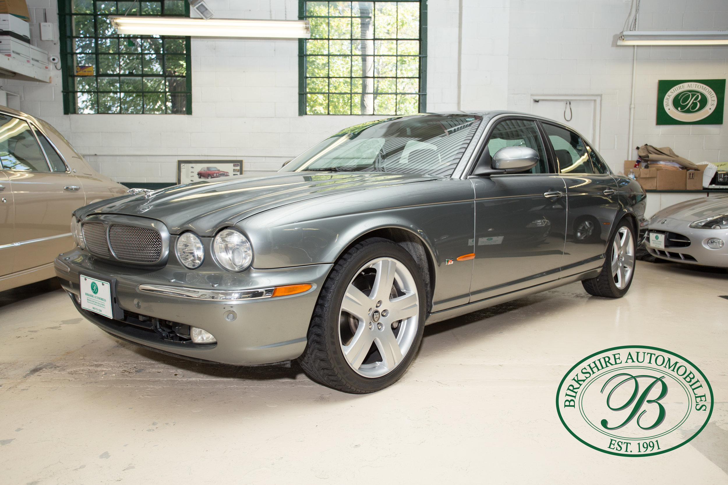 Birkshire Automobiles 2006 Jaguar XJ^-15.jpg