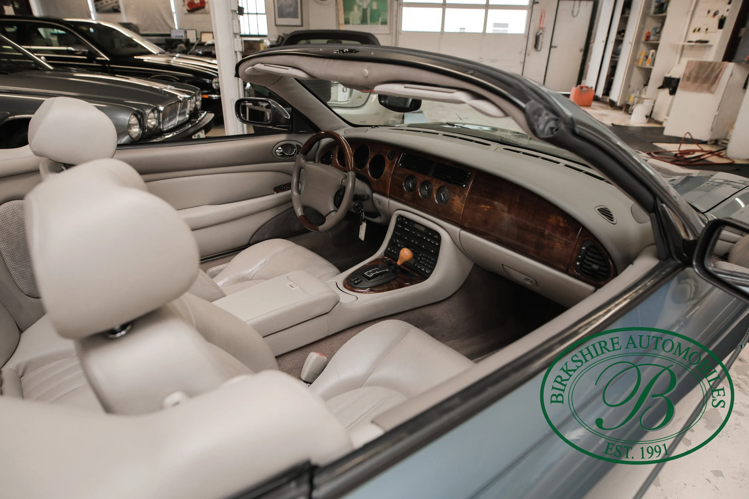Birkshire 2002 Jaguar XK Convertible-18.jpg
