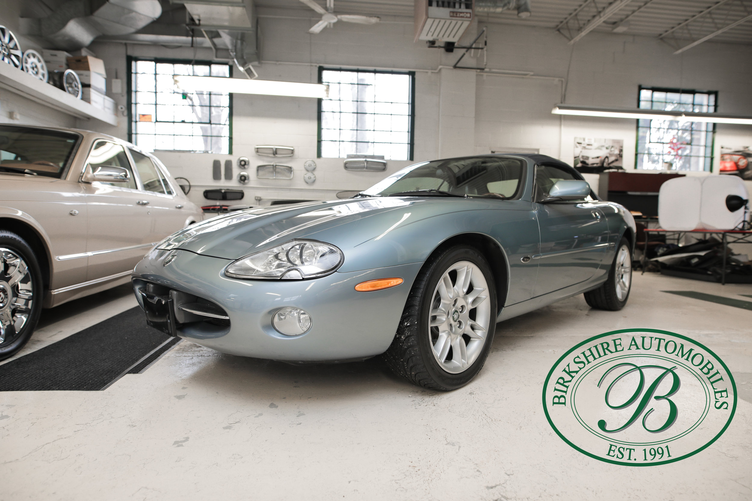 Birkshire 2002 Jaguar XK Convertible-1.jpg
