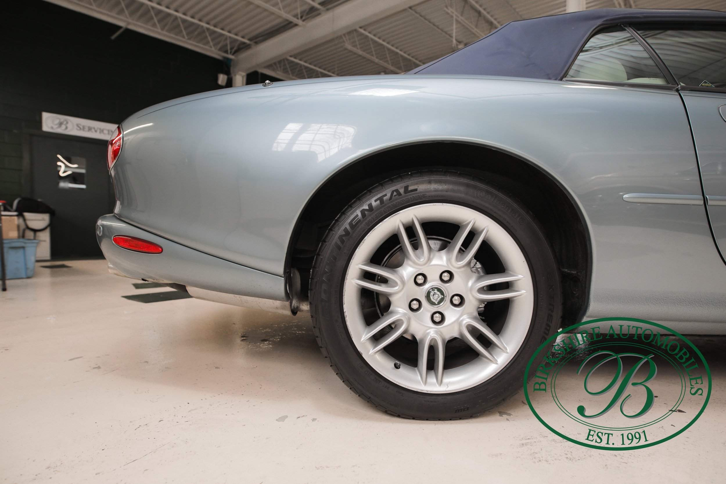 Birkshire 2002 Jaguar XK Convertible-7.jpg