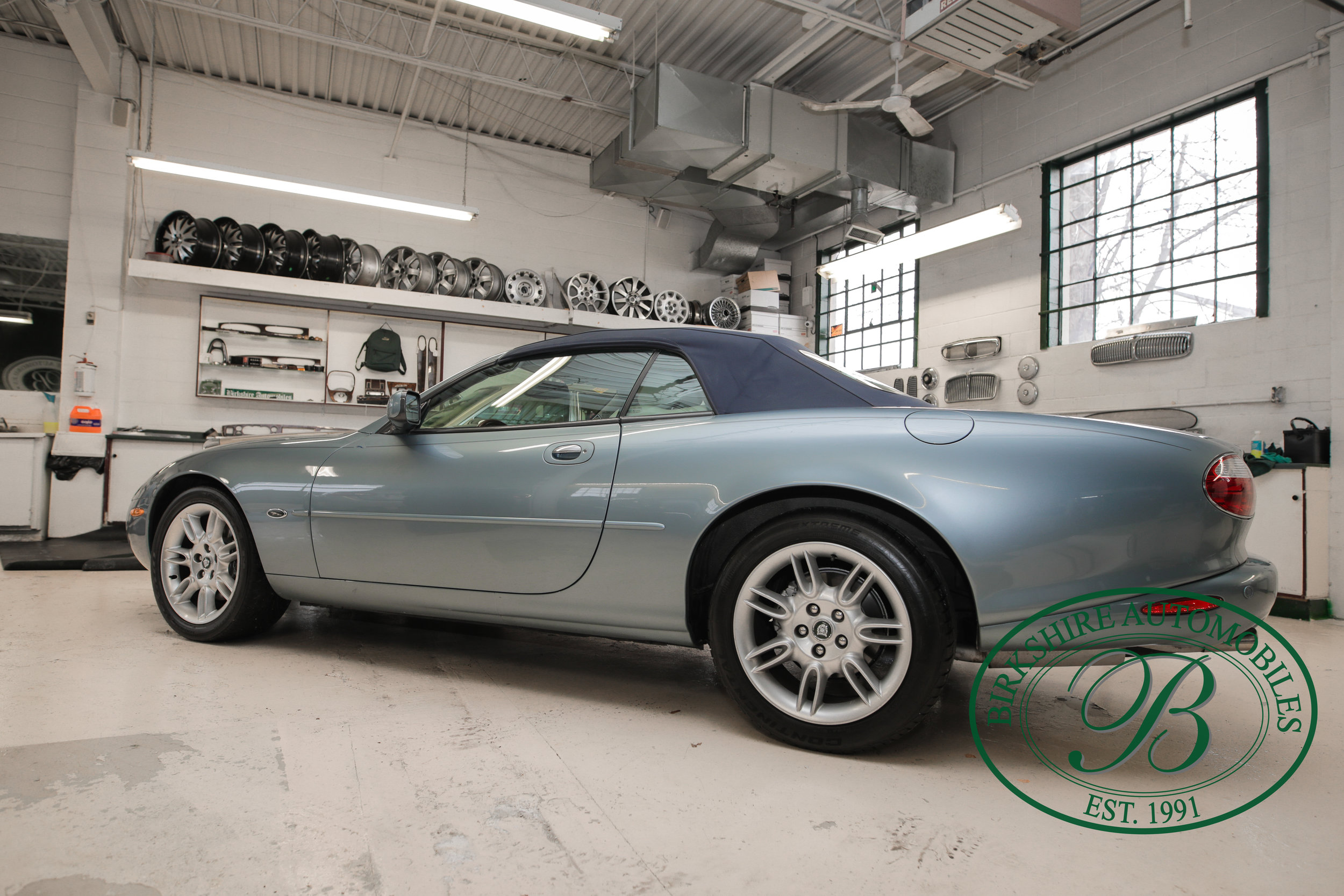 Birkshire 2002 Jaguar XK Convertible-14.jpg