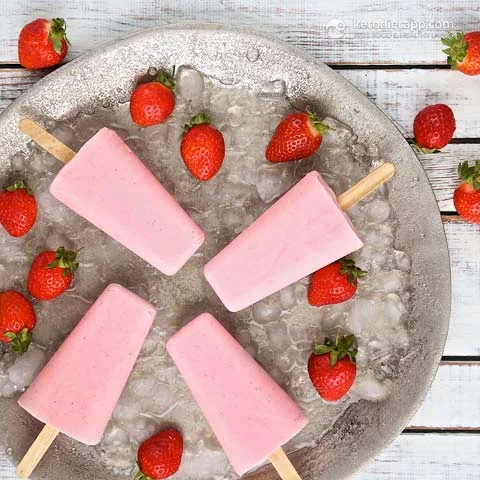 StrawberryKetoPopsicles4.jpg
