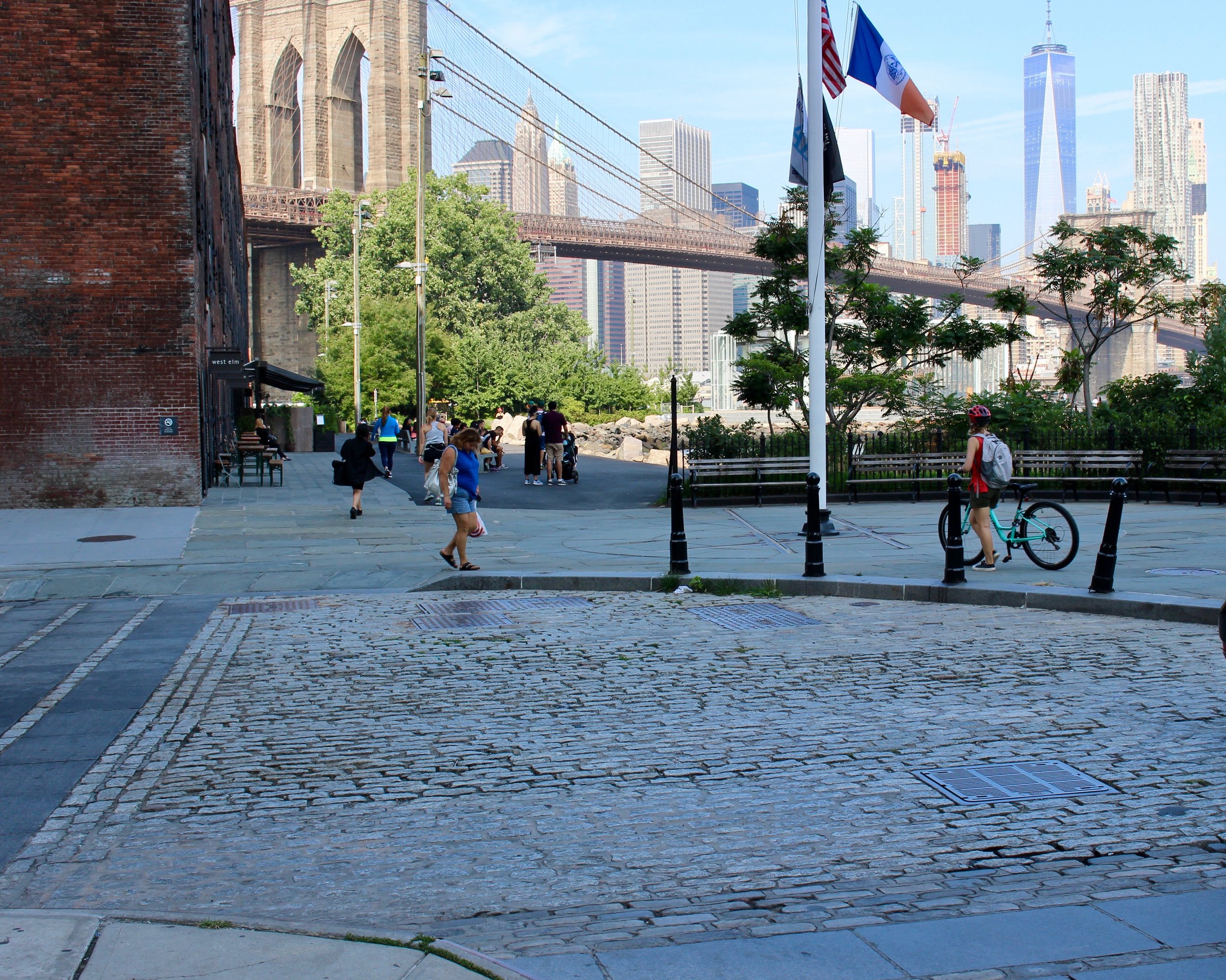  The view from the cobblestone cul-de-sac at Main Street.&nbsp; It's a beautiful, serene spot, where you can continue through Brooklyn Bridge Park.&nbsp; This view is looking south.&nbsp; Note the Brooklyn Bridge and downtown NYC in all its glory.&nb