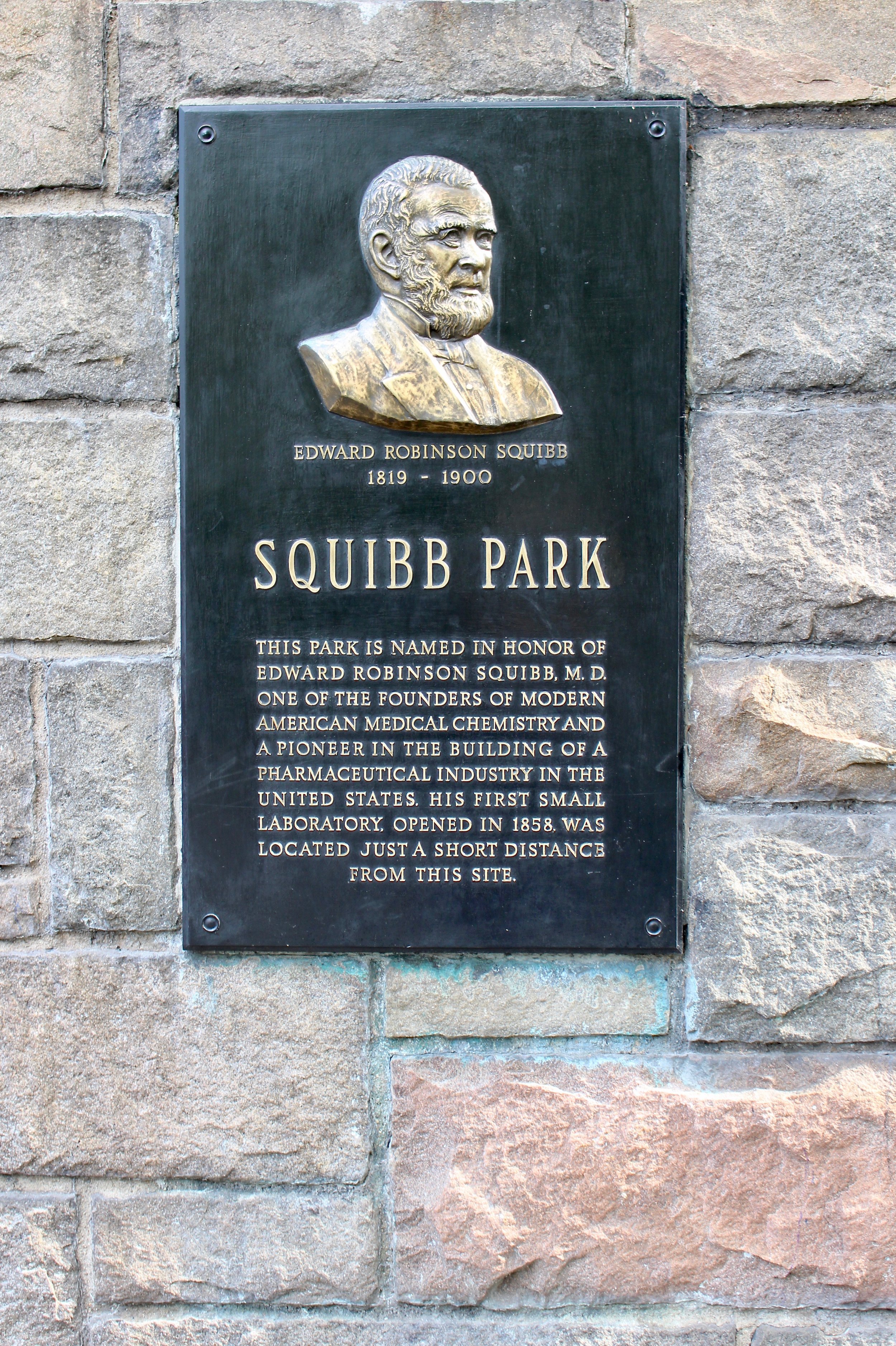  Squibb Park is the first "landing" of the footbridge which zig zags its way across.&nbsp; The Edward Robinson Squibb dedication plaque tells his story.&nbsp; As a note, there are rest rooms located here as well. 