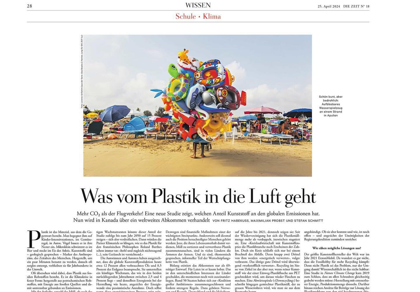 Exciting feature of my photo &lsquo;Balloons&rsquo; accompanying an article on plastic in today&rsquo;s Die Zeit issue!
@die_zeit_  #seabeasts #luftmuseum #italy #puglia #summer #salento  #streetphotography  #lensculture #magnumphotos #aspfeatures  #