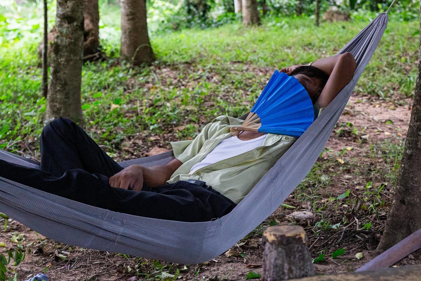 Vietnam Mon Amour &ndash; Chapter 4
Nap time. In Vietnam, a nap is a relief from the heat, especially during the hottest hours of the day.
Napping here is more than rest it&rsquo;s almost an art form, expressed in many forms.💤 🥱 😴 🛌