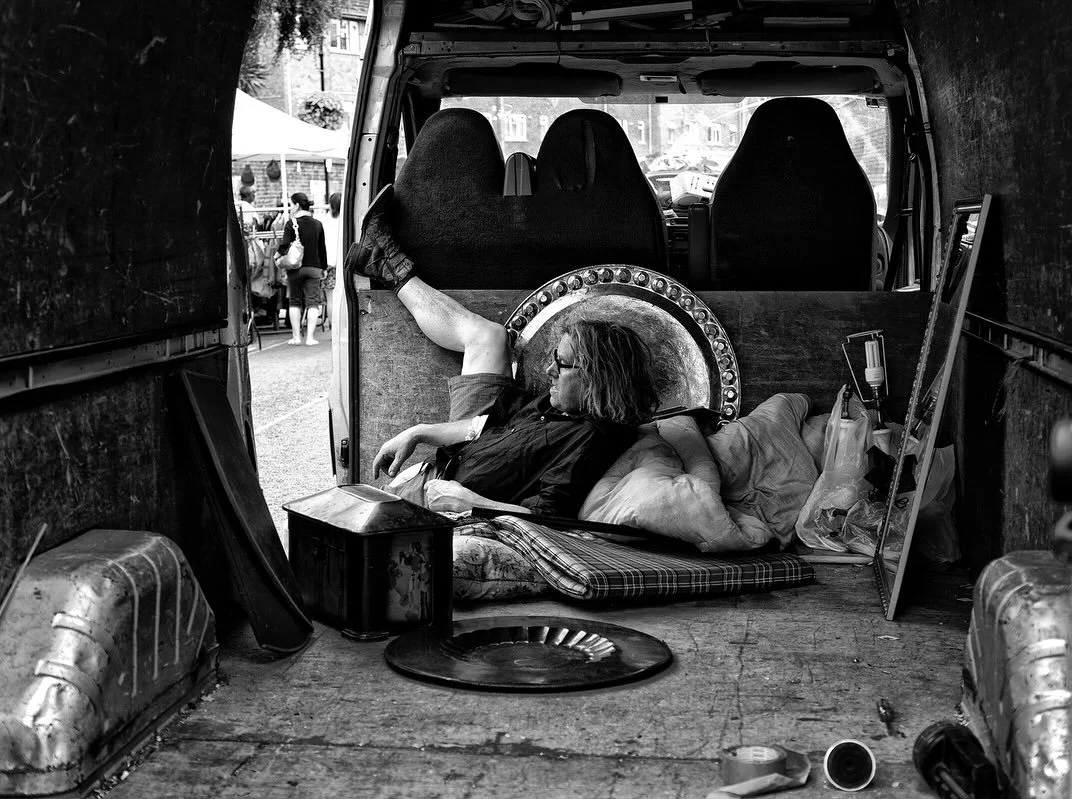 W10 London 🖤
Traders are the pulsing heart of Portobello Market.
A series of portraits of historical traders and familiar local characters who give the market its rhythm and soul.
👉 See more on my website: lorenzogrifphoto.com/w10-london  #balckand