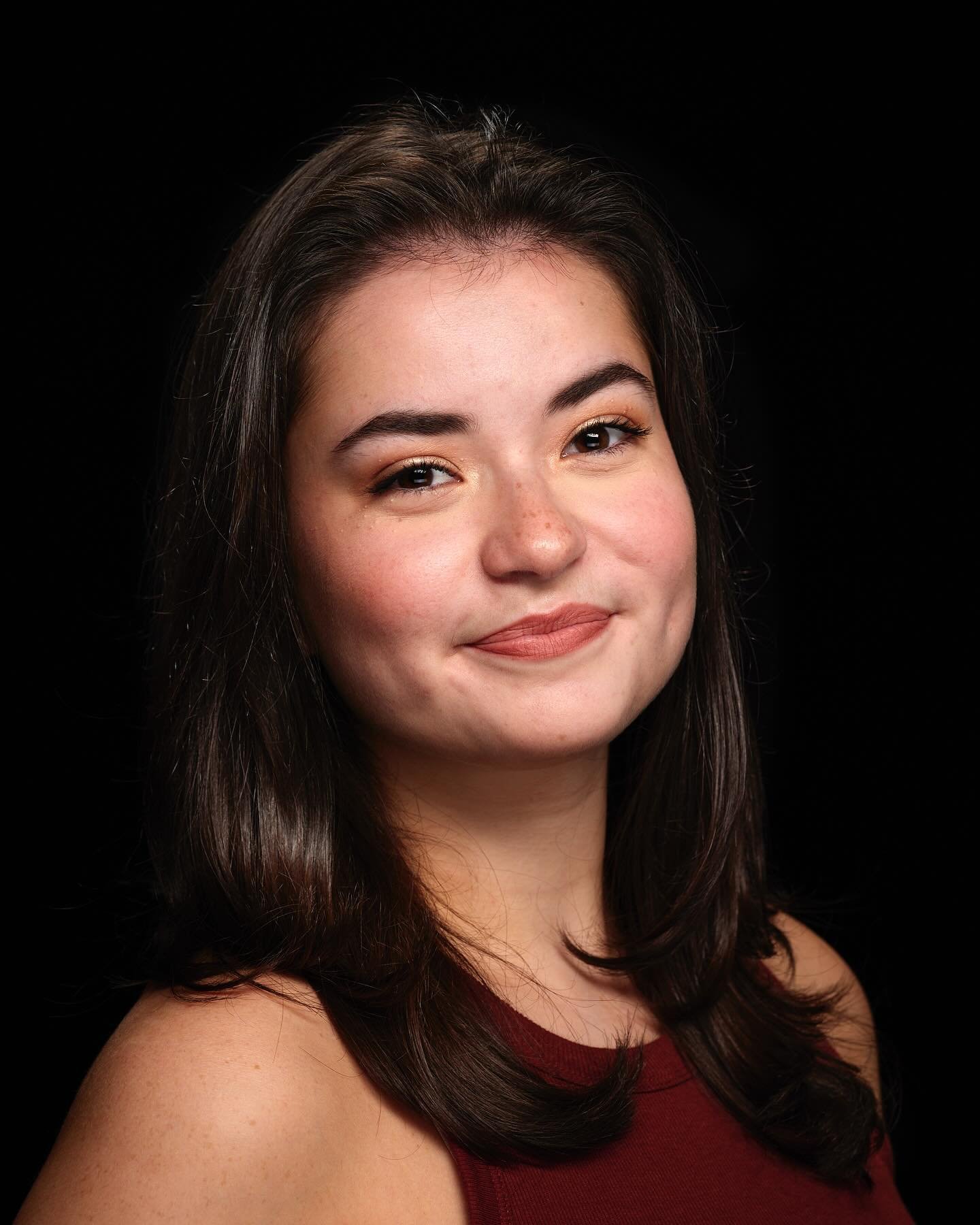 We are excited to introduce another new Artichoke Dance Company member! Help us give a warm welcome to Ava Rakowski @ava_rakowski 

Ava Rakowski (she/her) is a dancer, writer, choreographer, and teacher originally from Lyndhurst, NJ. Rakowski recentl