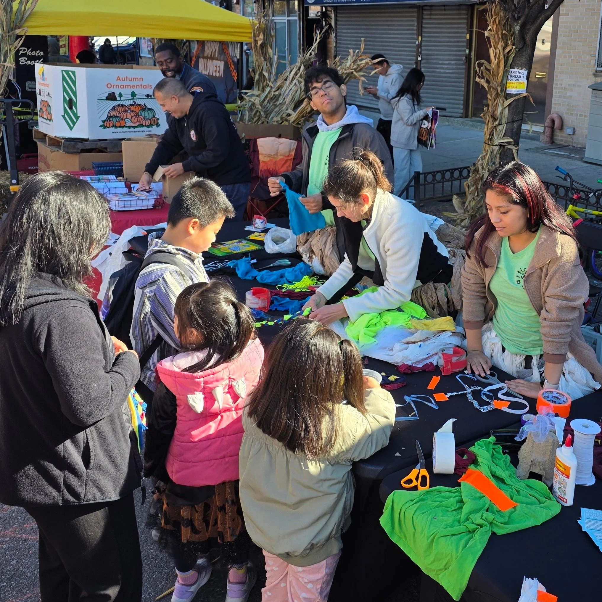 Still in need of a Halloween costume but don't want to increase your level of consumption / waste? 🎃 Consider utilizing old t-shirts, plastic bags, or other found materials around your home to recycle into a unique Halloween costume!

We are no stra