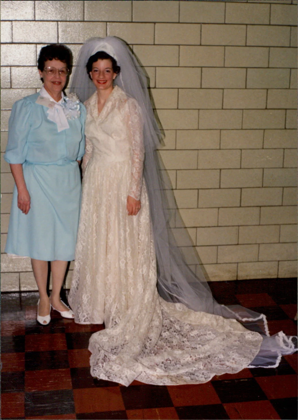 image0000225B.jpg