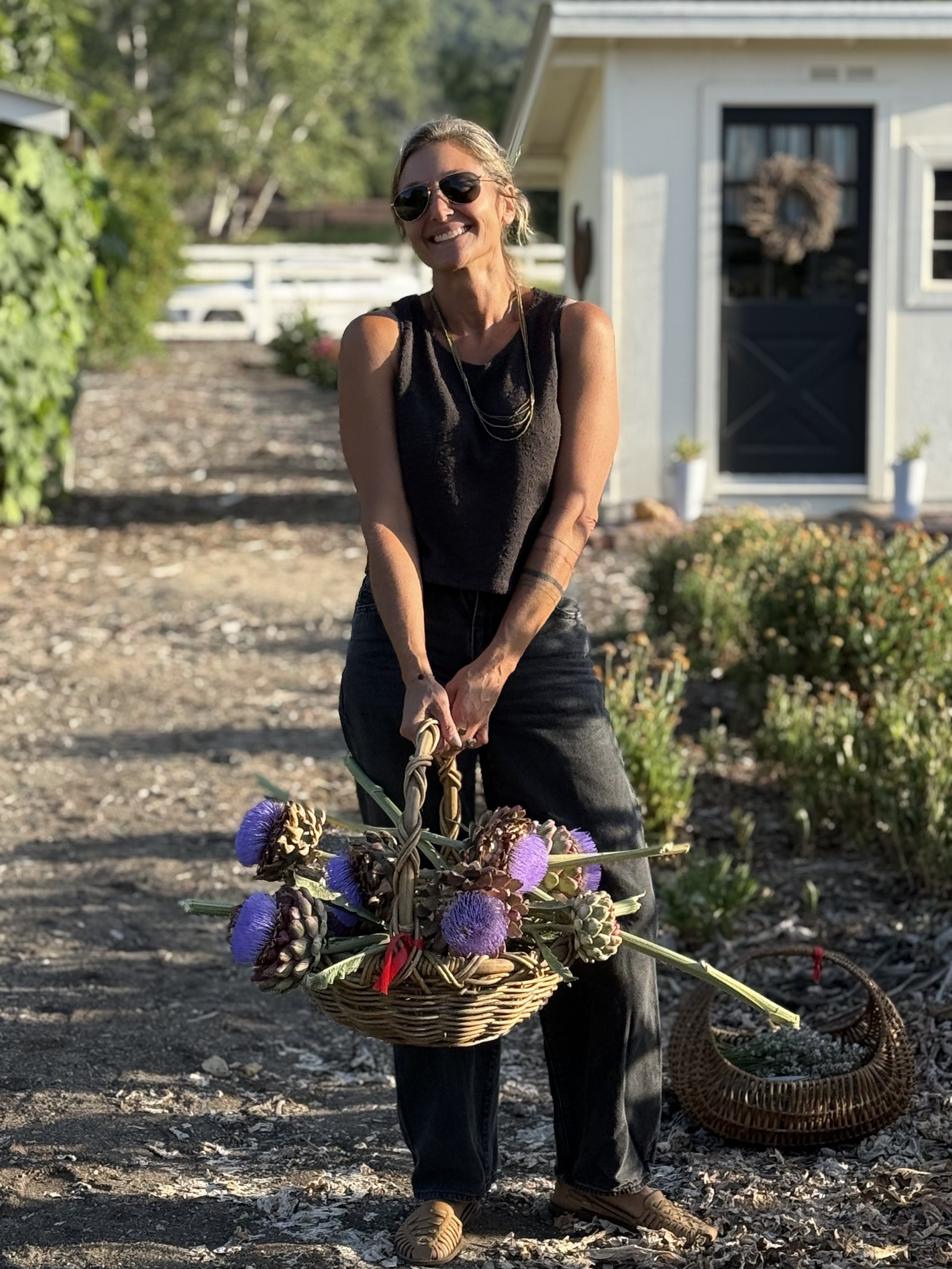 Farmers Market Flowers vs Florist Flowers: Which Last Longer (and Why You Need Both)