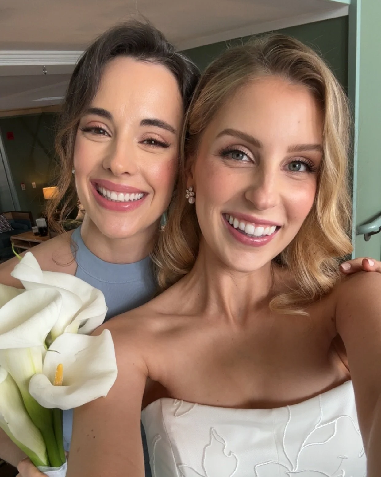 Congratulations @alex_robertsonnn and Adam!!! Such a perfect day. I love you both so much. ❤️Love, Penelope 👰🏼&zwj;♀️💃