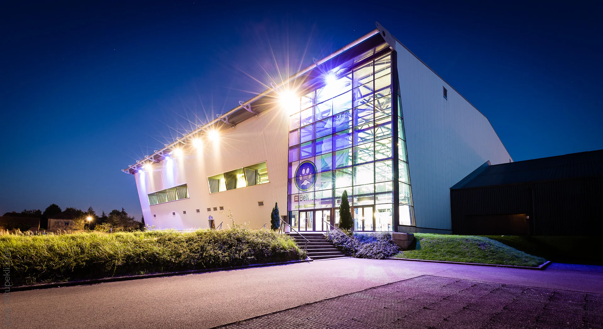 Mons Arena (ext.)- 1.jpg