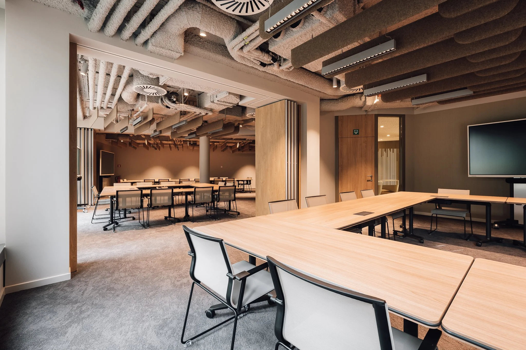 Airport Plaza int. 2nd Web-31.jpg