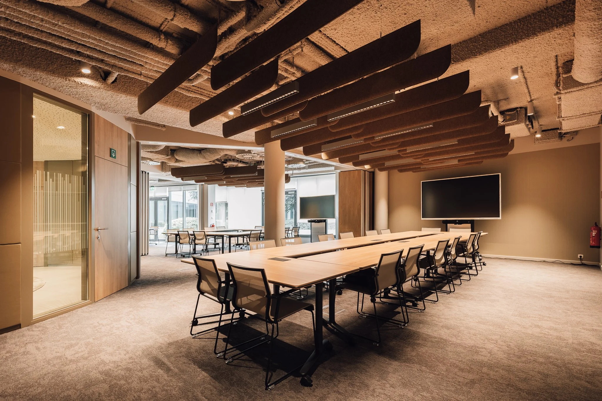 Airport Plaza int. 2nd Web-34.jpg