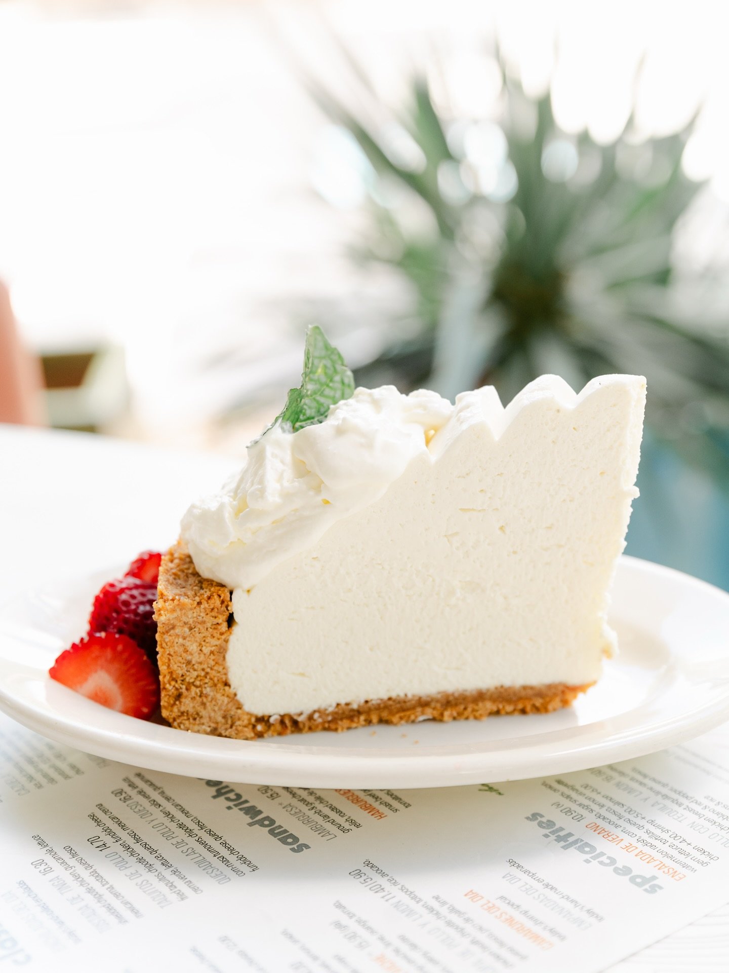 Meet your new favorite way to end your meal!🍋&zwj;🟩🥧