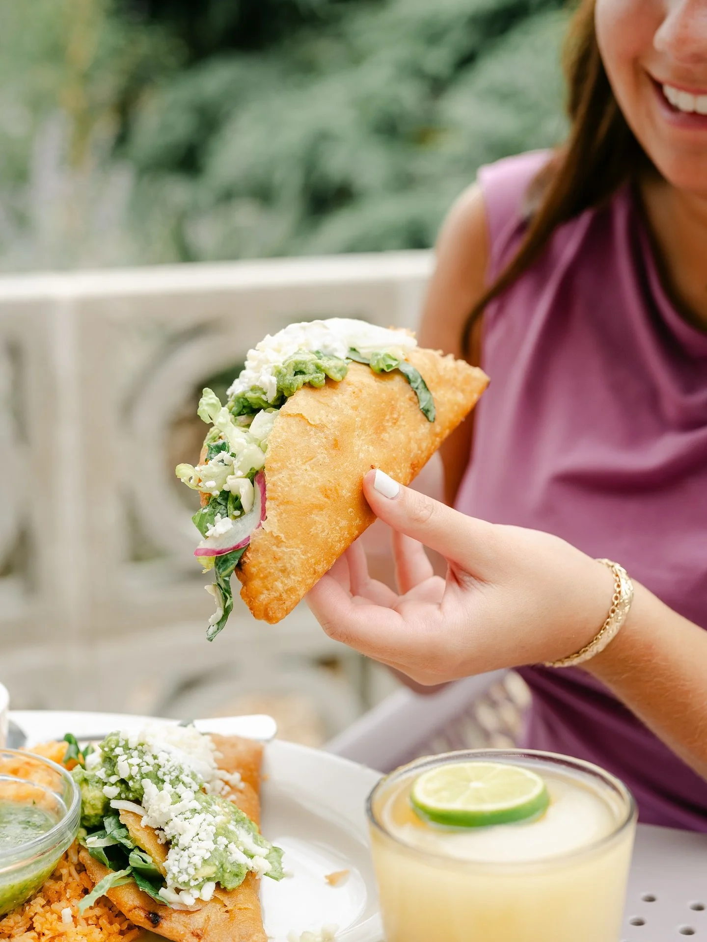 Have you ever seen a quesadilla look this good?😋

Our authentic quesadilla is made with hand-rolled corn masa dough, stuffed with tinga chicken and fundido cheese, then fried to golden perfection!