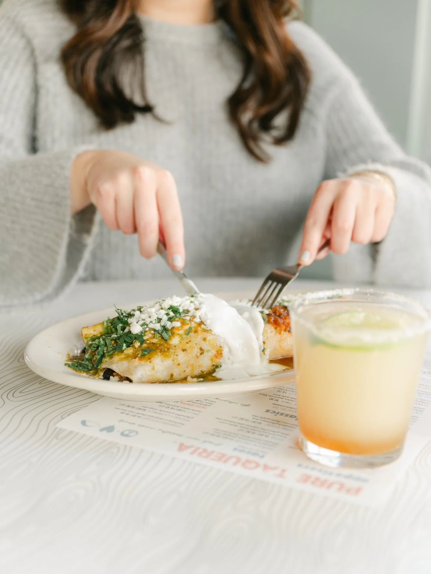 Monday store hours:❄️✨

Alpharetta: 11am 
Duluth: 11am 
Roswell: 11am 
Brookhaven: 11:30am
Inman Park: 1pm
Woodstock: Closed 

We have a warm burrito waiting for you today!😉