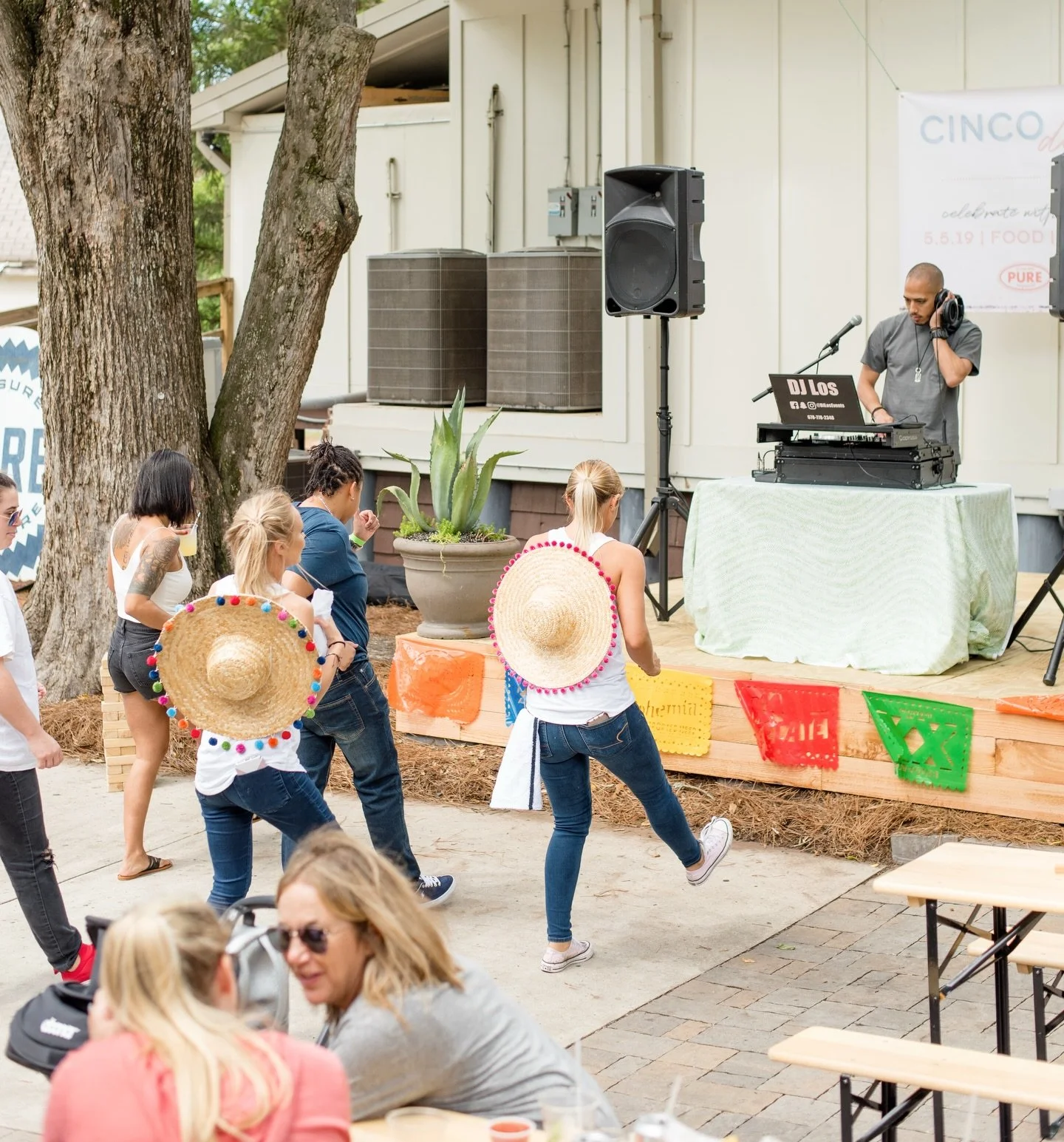 T-minus 6 days until Cinco de Mayo🥳🍋&zwj;🟩

Whether you&rsquo;re in Alpharetta, Roswell, Brookhaven, or Woodstock&hellip; we&rsquo;ve got you covered with live music and the ultimate Cinco de Mayo vibes. Grab your friends and start making your pla