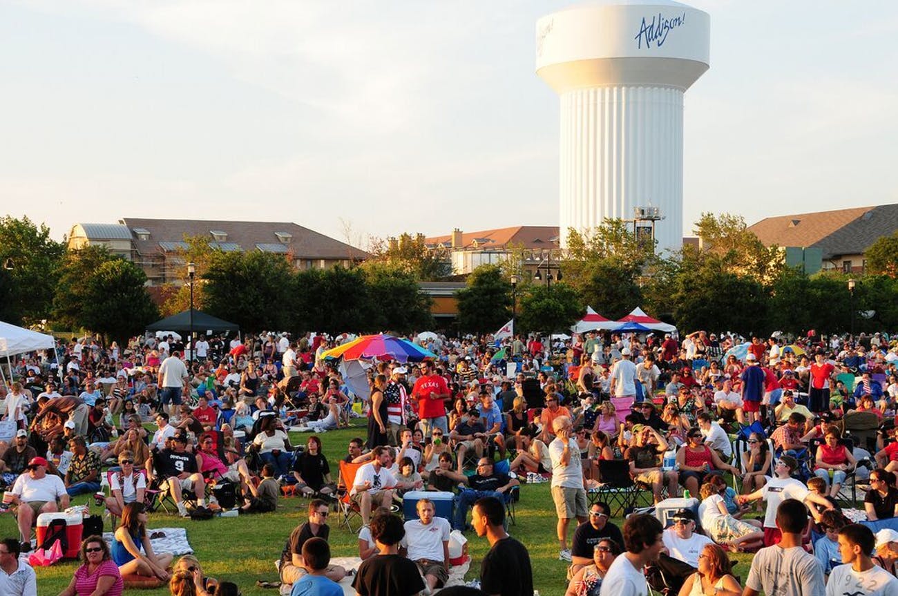 the-central-park-in-addison-the-best-spot-for-the-action.jpeg